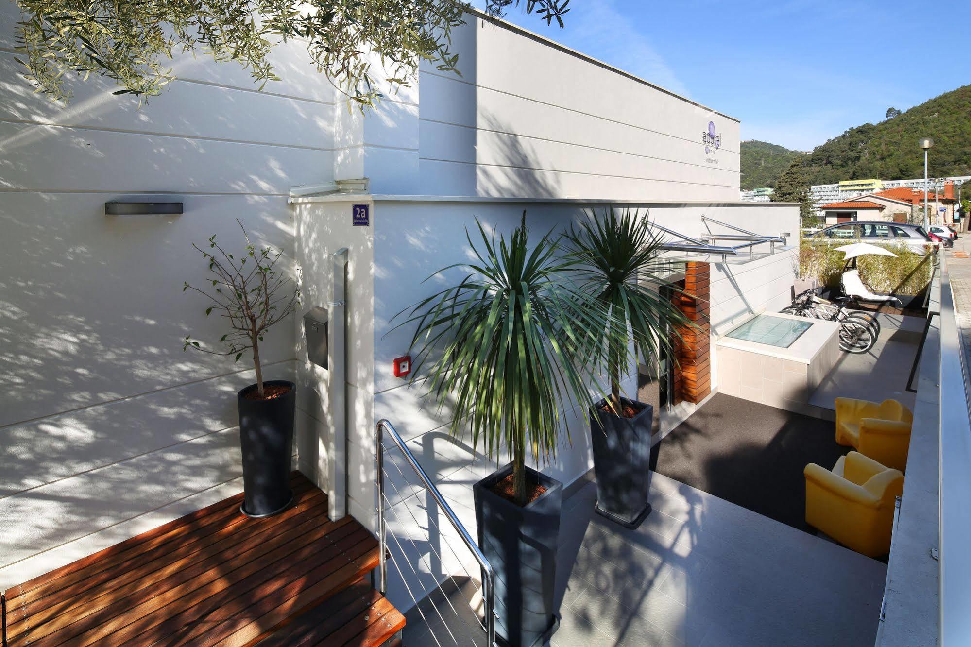 Boutique Adoral Hotel 4*
